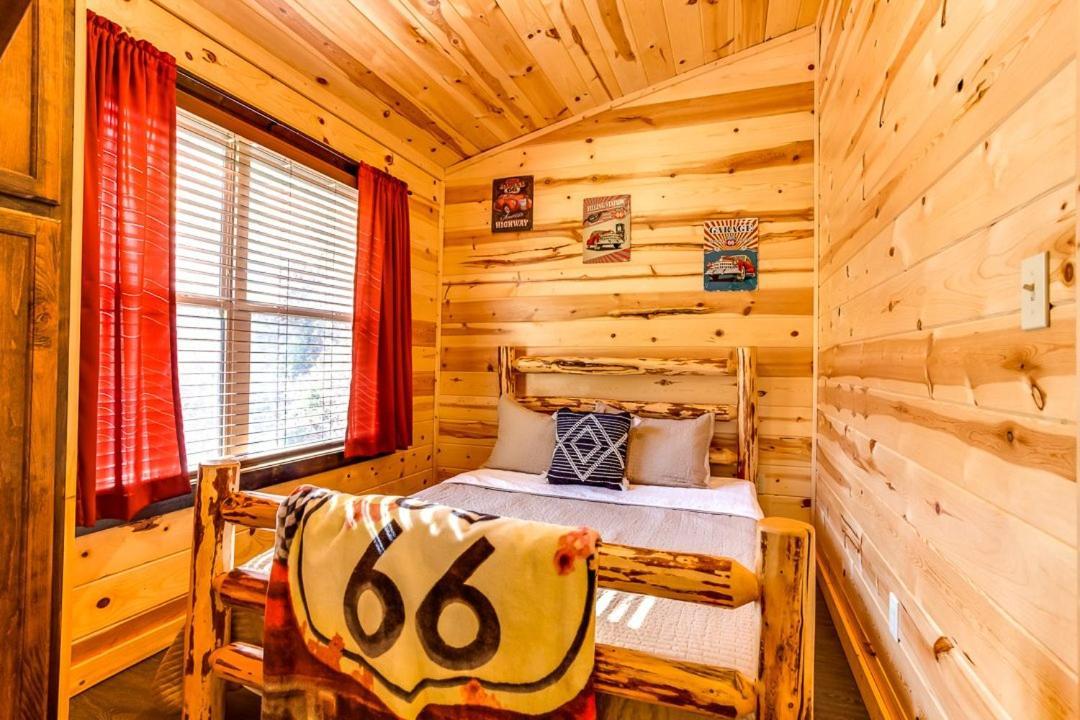 Route 66 Cabin Pigeon Forge Bilik gambar