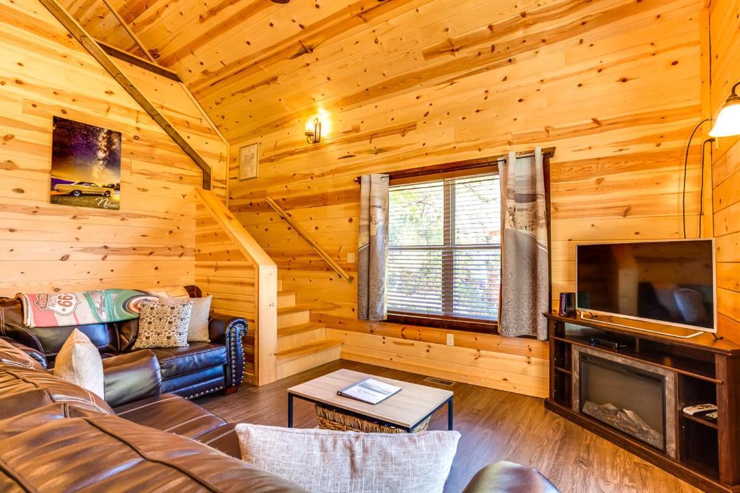 Route 66 Cabin Pigeon Forge Bilik gambar