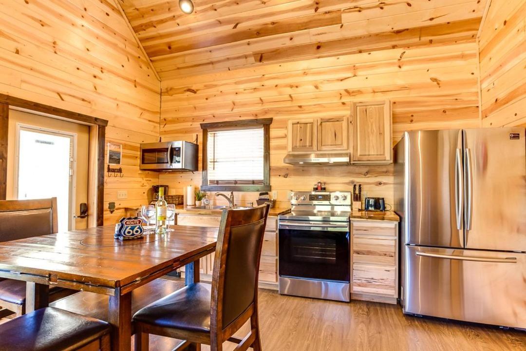 Route 66 Cabin Pigeon Forge Bilik gambar
